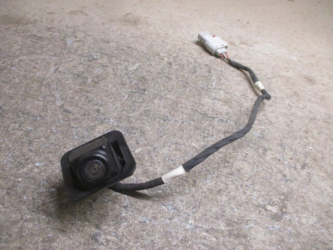 Pre-Owned GMC Acadia Back Up Rear View Camera OEM LKQ (Good)