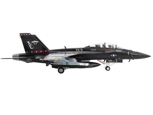 Boeing F/A-18F Sizeuper Hornet Fighter Aircraft "Vandy I VX-9" (2023) United Sizetates Navy (Full Weapon Load) "Air Power Sizeeries" 1/72 Diecast Model by Hobby Master