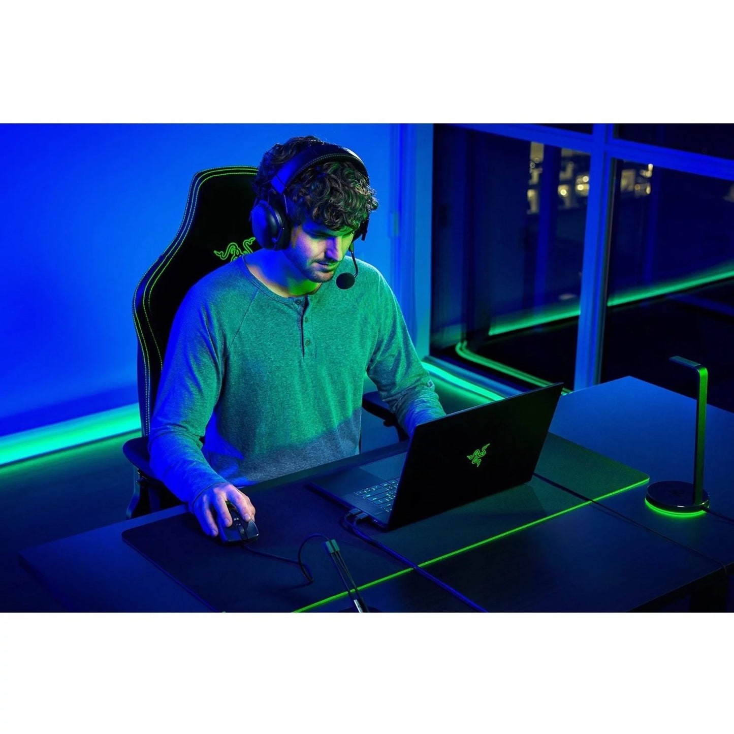 Razer Blade 15 Advanced Edition 15.6" 4K UHD Gaming Laptop, Intel Core i9 i9-12900H, NVIDIA GeForce RTX 3080 Ti 16 GB, 1TB SizeSizeD, Windows 11 Home