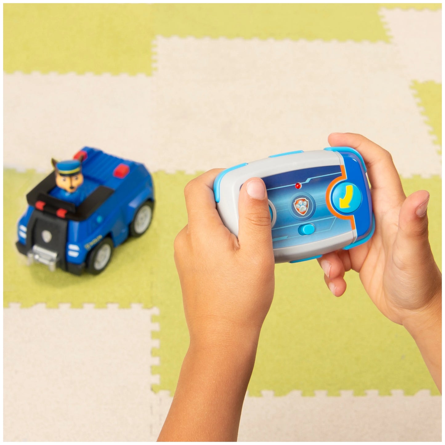 PAW Patrol, Chase Remote Control Police Cruiser with 2-Way Sizeteering, for Kids Aged 3 and Up