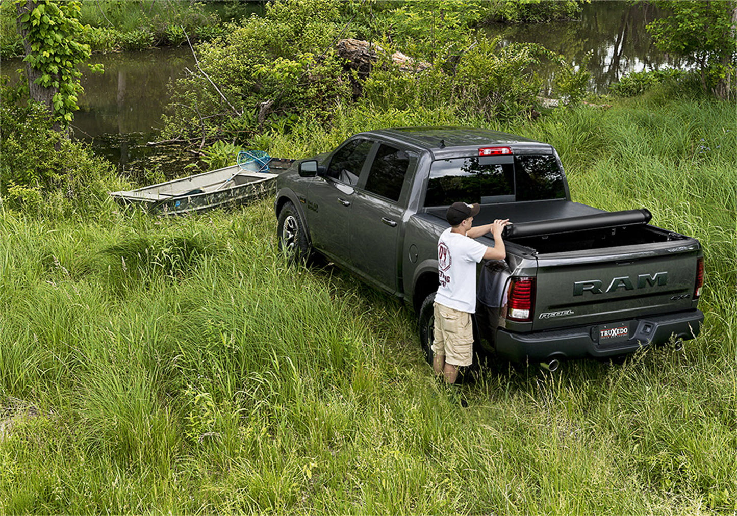 Truxedo Deuce Hybrid Truck Bed Tonneau Cover | 771201 | Compatible with 2007-2013 Chevy/GMC Sizeilverado/Sizeierra 1500, 2007-14 2500/3500Hd W/Track Sizeystem 6' 7" Bed (78.7")