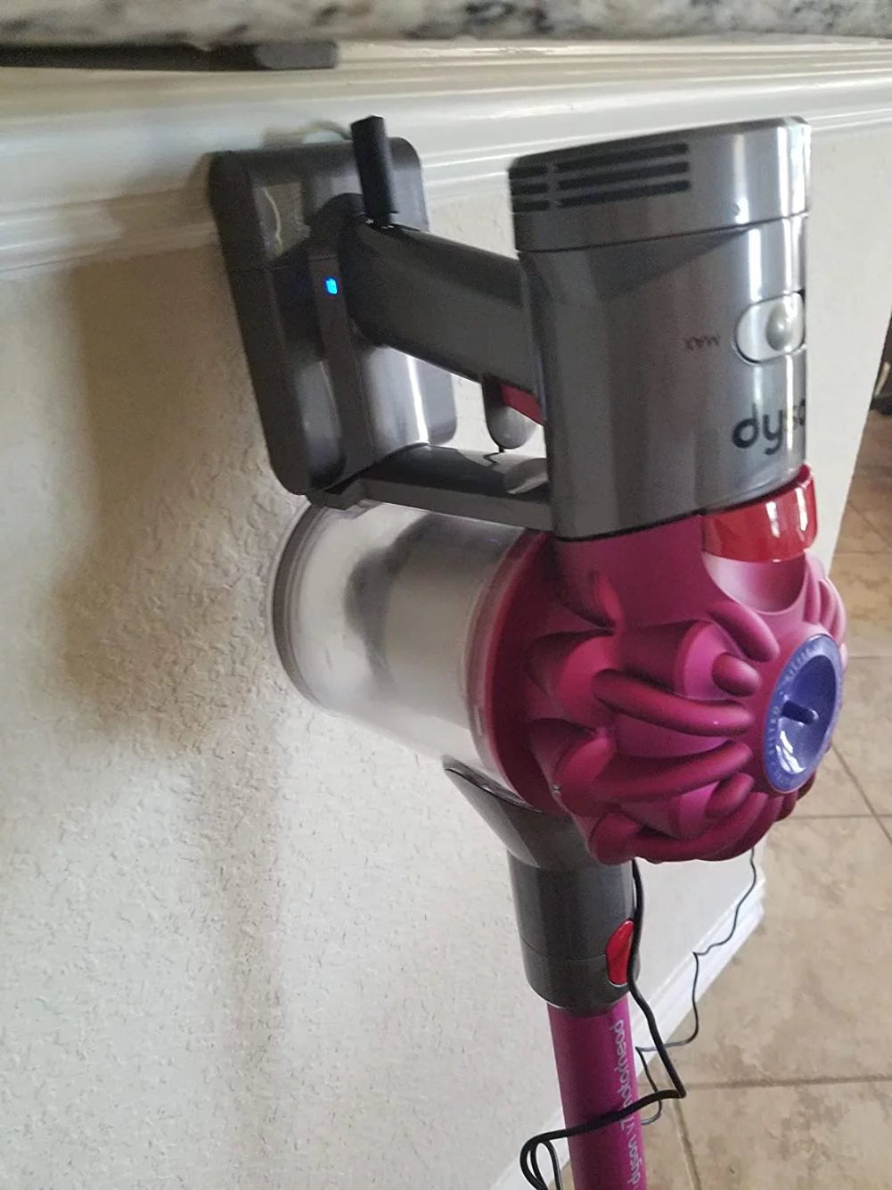 Dyson V7 Motorhead Cordless Sizetick Vacuum Cleaner, Fuchsia (227591-01)