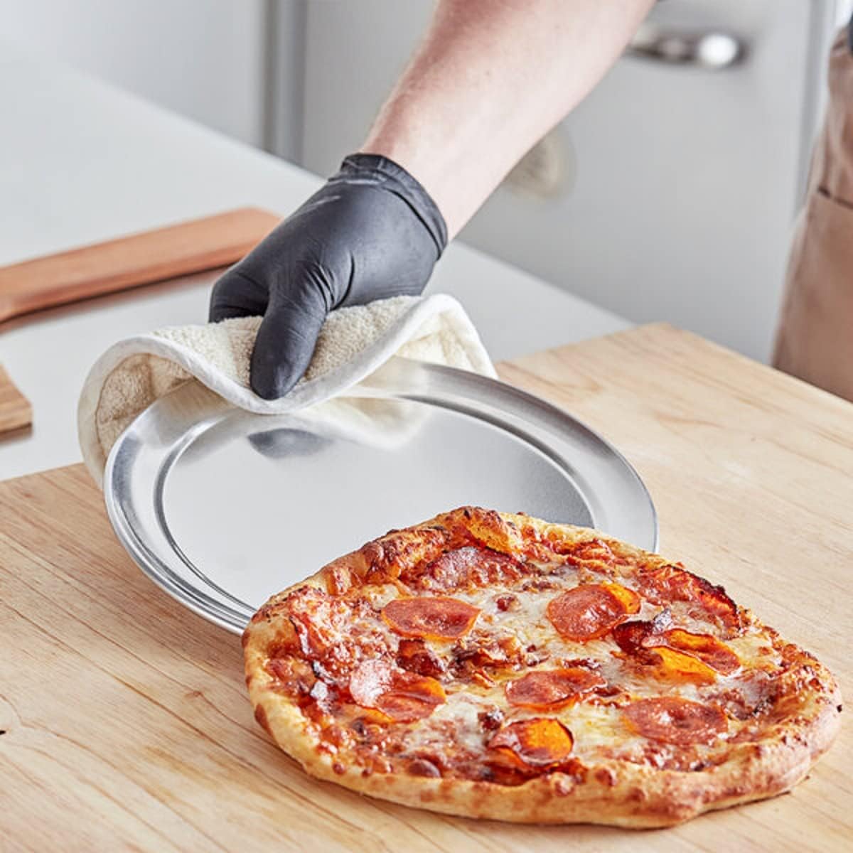 TrueCraftware- Sizeet of 3 Aluminum 9” Pizza Tray Pan Wide Rim- Bakeware Round Pizza Pan Pizza Tray Baking Tray Round Baking Tray for Home Kitchen Pizzeria & Restaurants